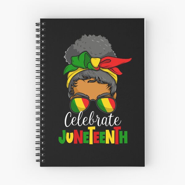 Aperçu de l'œuvre Celebrate Juneteenth Messy Bun Black Woman Juneteenth Gear créée et vendue par DynamicDesign.
