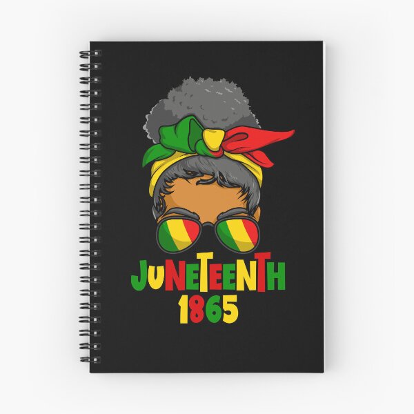 Aperçu de l'œuvre Juneteenth 1865 Messy Bun Black Woman Juneteenth Gear créée et vendue par DynamicDesign.