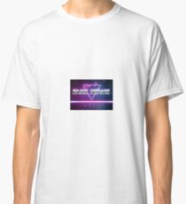 CNN IS FAKE NEWS FAKE NEWS TRUMP Classic T-Shirt