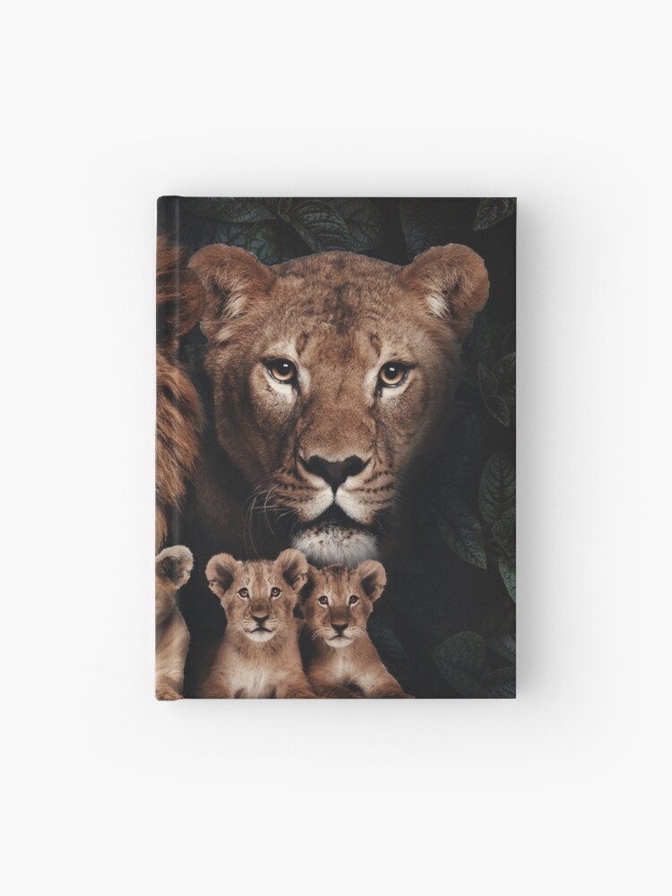 Cuaderno de tapa dura «Familia de leones con cuatro cachorros» de  h-special-art | Redbubble