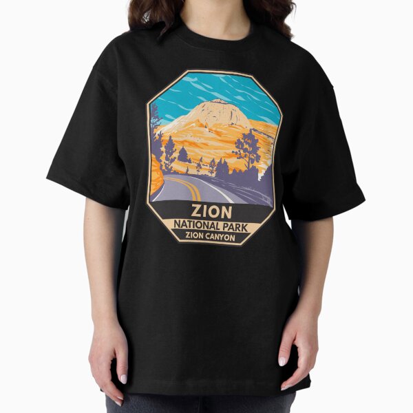 Vista previa del artículo con la obra «Emblema de la carretera del cañón Zion del Parque Nacional de Utah», diseñado y vendido por KrisSidDesigns.
