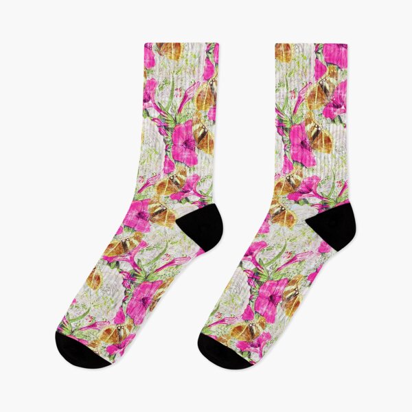 Aperçu de l'œuvre Pivoines et papillon avec motif floral sans soudure créée et vendue par BeInTouch.