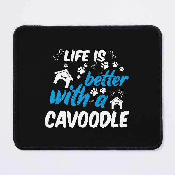 Artikelvorschau, Das Leben ist besser mit einem Cavoodle entworfen und verkauft von randomdogshirt.