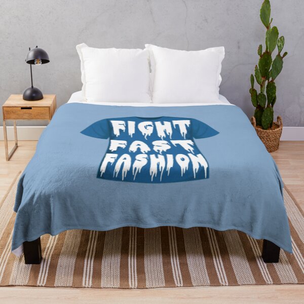 Artikelvorschau, FIGHT FAST FASHION Blaues T-Shirt entworfen und verkauft von everything4eva.