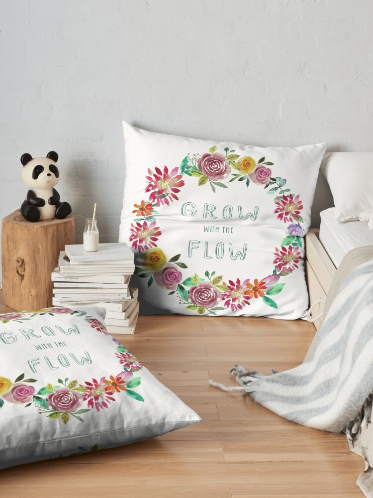 Alternative Ansicht von Florale Typografie in Wasserfarben - Grow with the Flow Bodenkissen