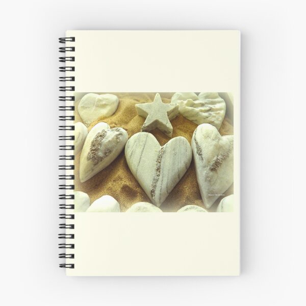 Artikelvorschau, Hearts and Stars entworfen und verkauft von Charmiene Maxwell-Batten.
