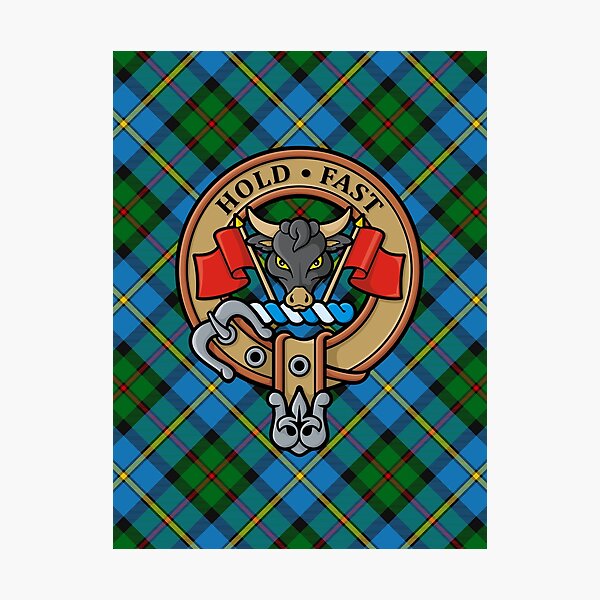 Scottish Oak Whisky Quaich engraved with Clan Crest (medium) - Lochsloy  Design