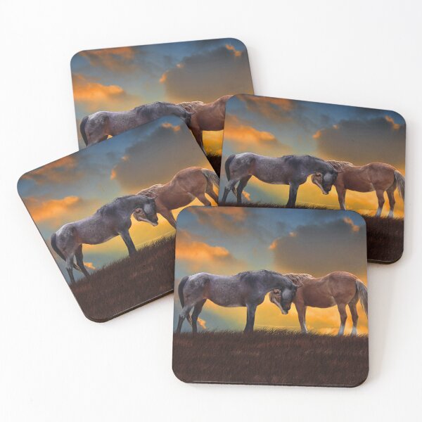 Artikelvorschau, Pferde Blue Roan Palomino Südwestlicher Himmel Surreales Land entworfen und verkauft von Stephanie Laird.