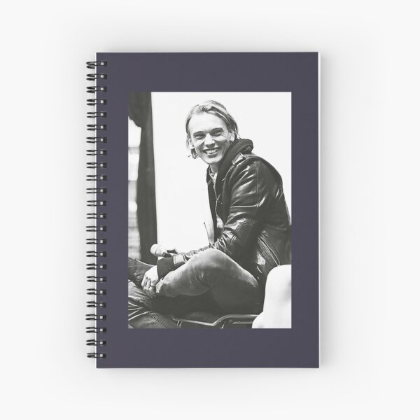 Artikel-Vorschau von Tolles Geschenk Jamie Campbell Bower Geschenk für Fan, designt und verkauft von Jeweljaramillo.