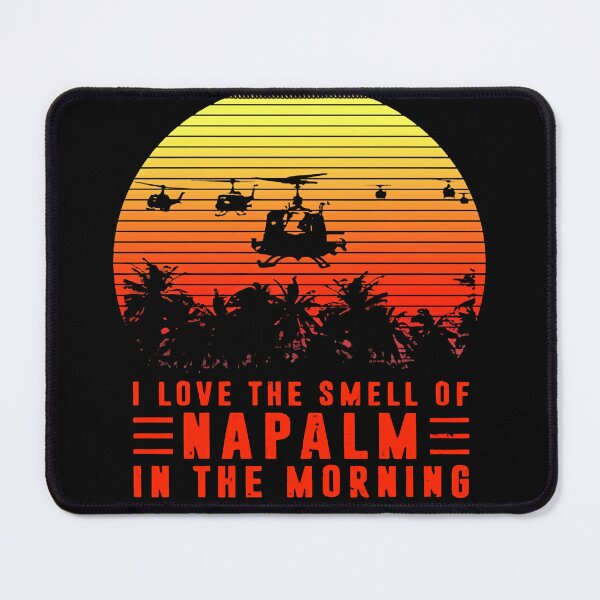 Aperçu de l'œuvre J'aime l'odeur du napalm dans le t-shirt du matin - T-shirt vintage créée et vendue par JuliaWickwire.