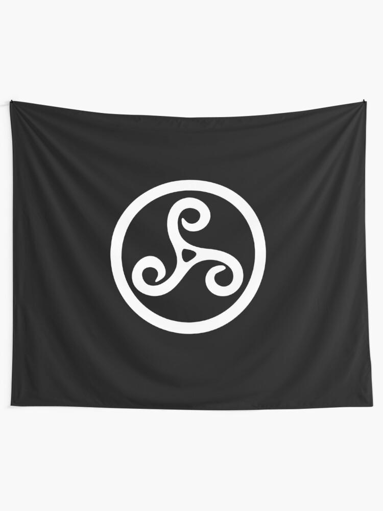 Triskel Triskel Triskele Drei Beine Tatowierung Jungsteinzeit Bronzezeit Eisenzeit Weiss Auf Schwarz Wandbehang Von Tomsredbubble Redbubble