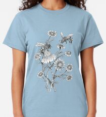 bees and chamomile on caramel background Classic T-Shirt