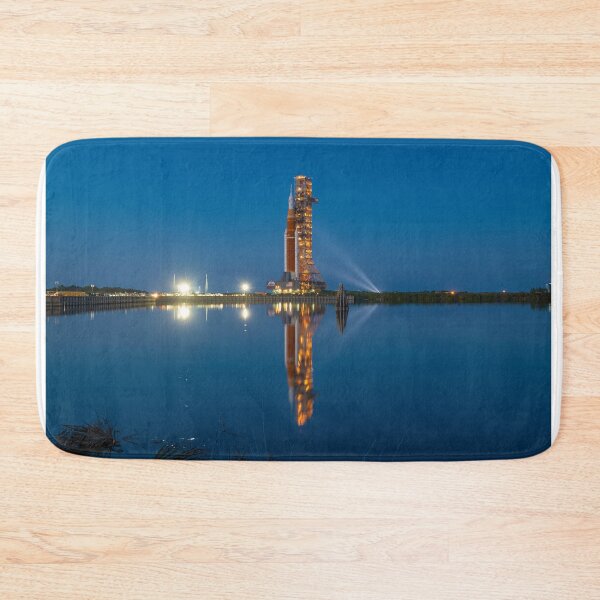 Item preview, Artemis I on the pad designed and sold by Star-Citizen.