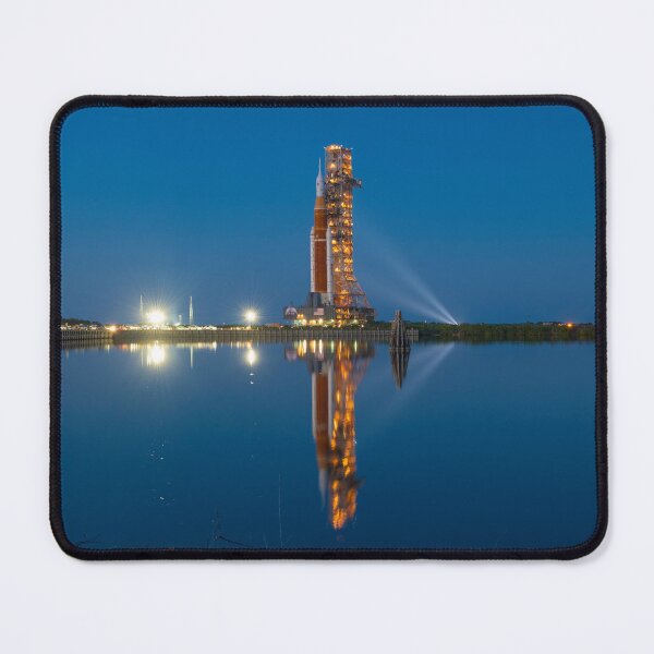 Item preview, Artemis I on the pad designed and sold by Star-Citizen.