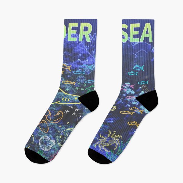 Artikelvorschau, under the sea,blue sea,sea creatures,Turtle, puffer fish, starfish, shrimp, shark, tropical fish, sea horse, seaweed, sardines, squid, crabs, clams entworfen und verkauft von zzzozzo.