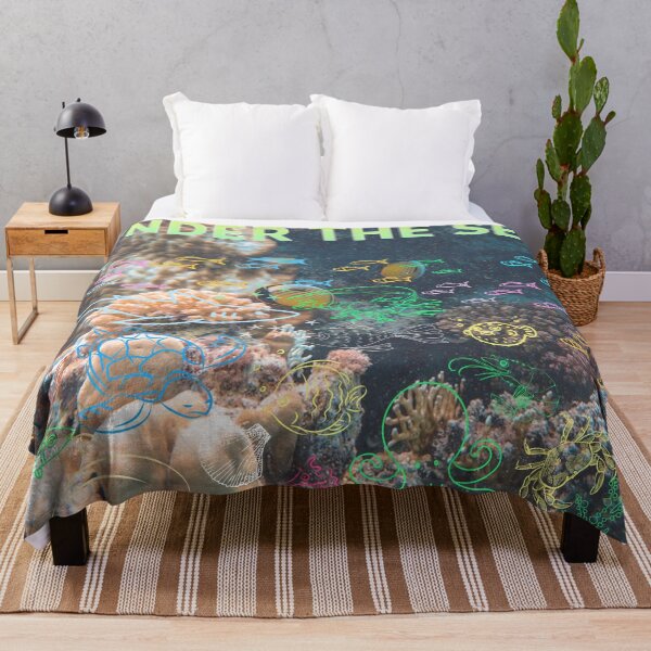Artikelvorschau, under the sea,blue sea,sea creatures,Turtle, puffer fish, starfish, shrimp, shark, tropical fish, sea horse, seaweed, sardines, squid, crabs, clams entworfen und verkauft von zzzozzo.