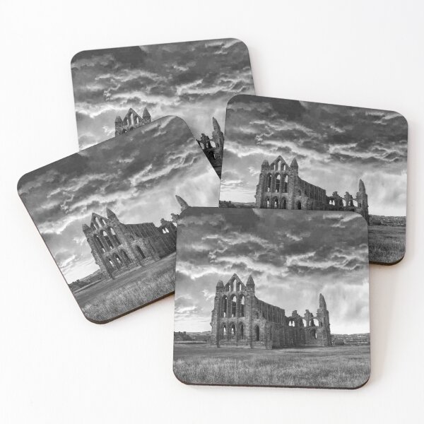 Artikelvorschau, Whitby Abbey Sturmwolken Monochrom entworfen und verkauft von Alisonchambers2.