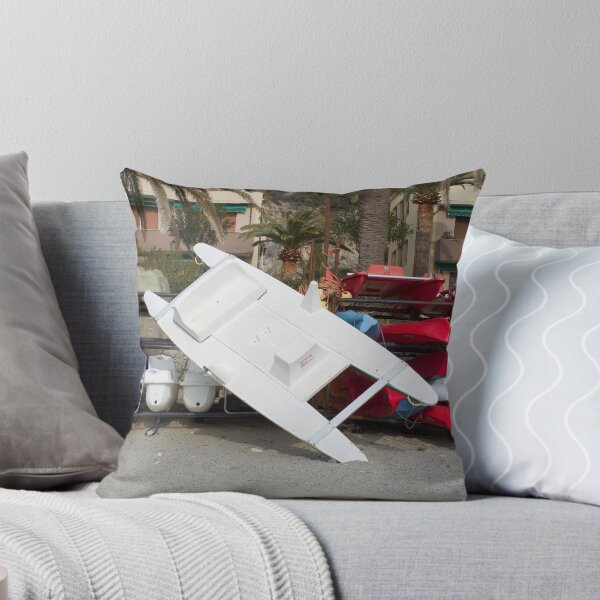 Item preview, 2017 Moscone bianco designed and sold by robertoferrero.