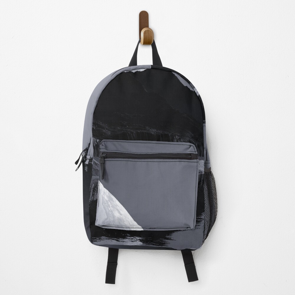 Vista previa del artículo con la obra «Mochila», diseñado y vendido por AlienVisitor.