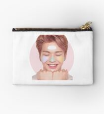WANNA ONE Kang Daniel Innisfree~ Studio Pouch