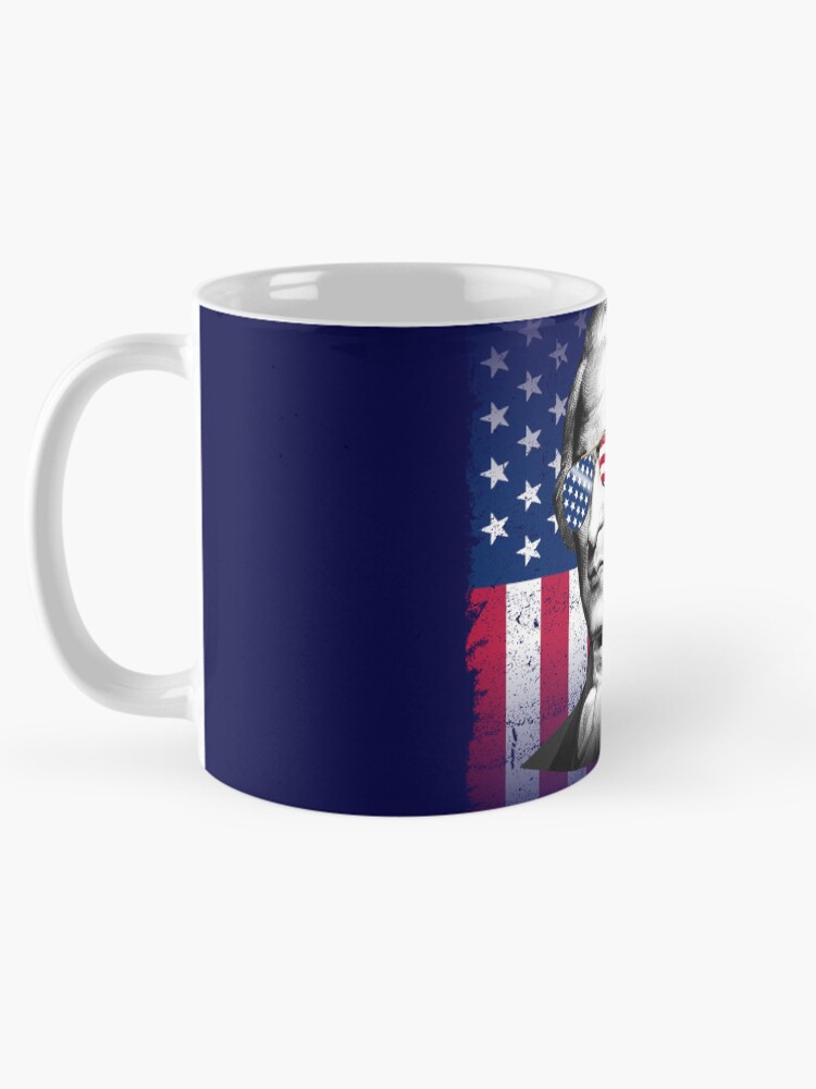 Aperçu 5 sur 6. Mug à café avec l'œuvre Aaron Burr USA Flag Patriotic American Flag 4th of July Gear créée et vendue par DynamicDesign.
