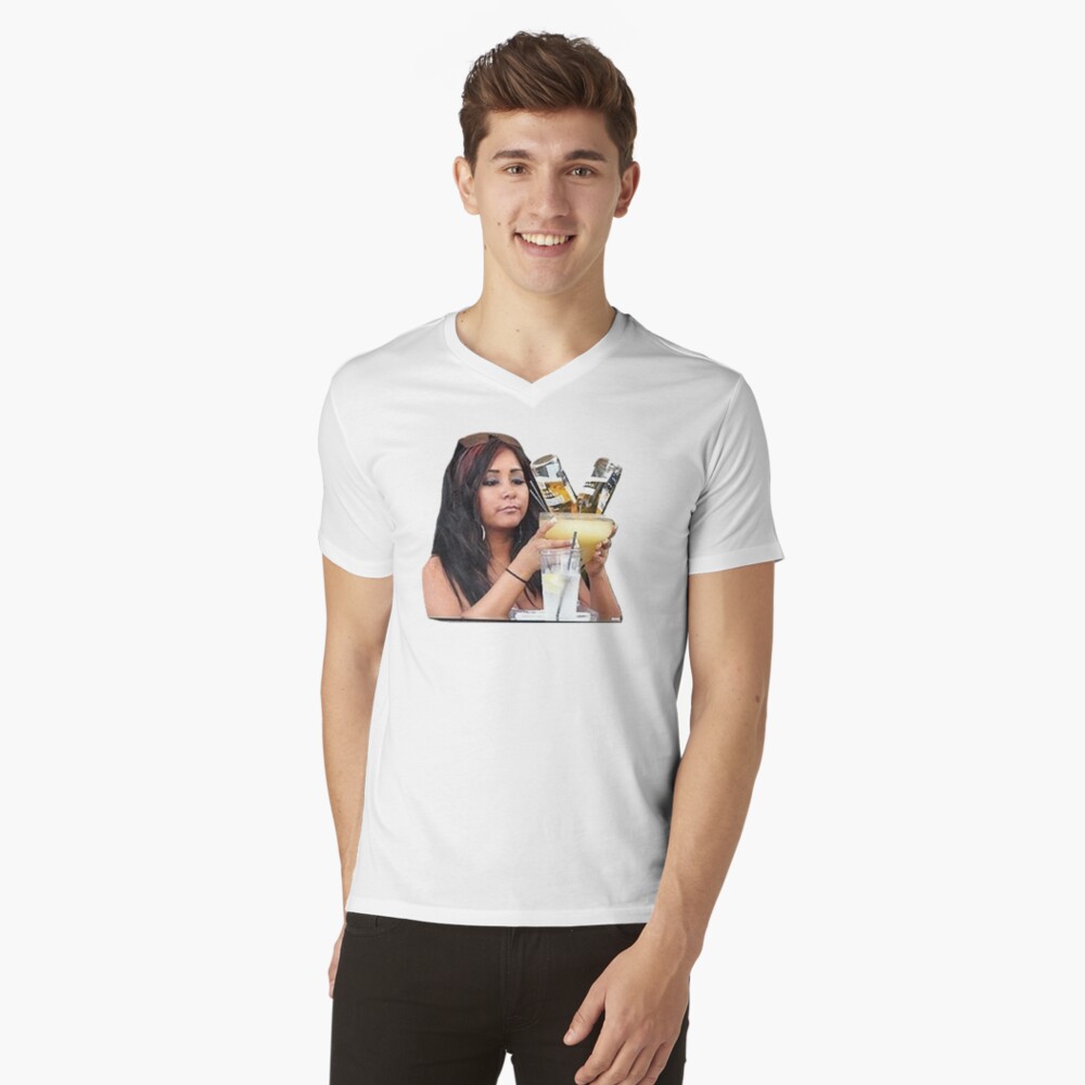 Artikel-Vorschau von T-Shirt mit V-Ausschnitt, designt und verkauft von pnkrose.
