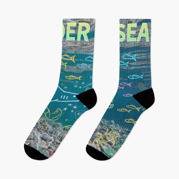 Artikelvorschau, under the sea,blue sea,sea creatures,Turtle, puffer fish, starfish, shrimp, shark, tropical fish, sea horse, seaweed, sardines, squid, crabs, clams entworfen und verkauft von zzzozzo.