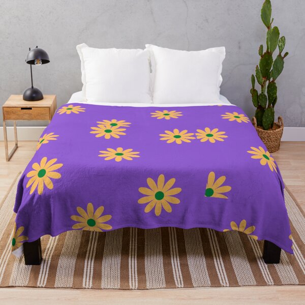 Aperçu de l'œuvre Fleur jaune sur fond violet créée et vendue par MrArsalDesigns.
