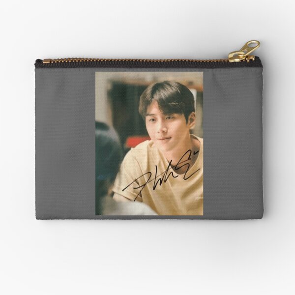 Item preview, Kim Seon Ho Signed designed and sold by PabloMontalv.