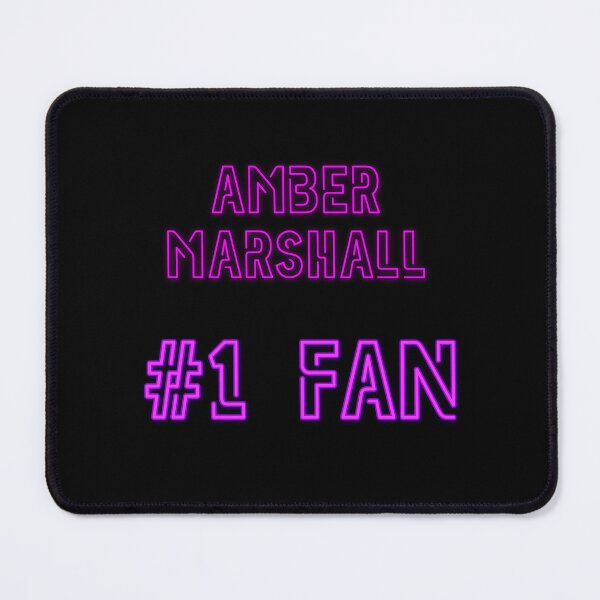Artikelvorschau, Amber Marshall - #1-Fan entworfen und verkauft von 2Girls1Shirt.
