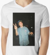 Mac DeMarco Men's V-Neck T-Shirt