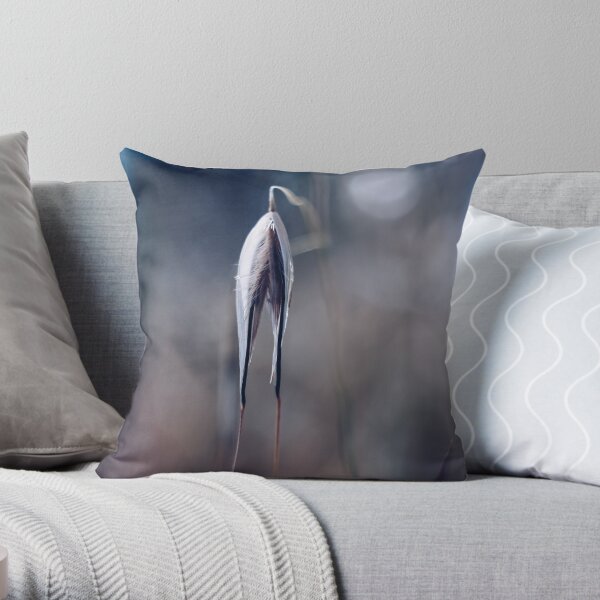 deux lignes noires Throw Pillow