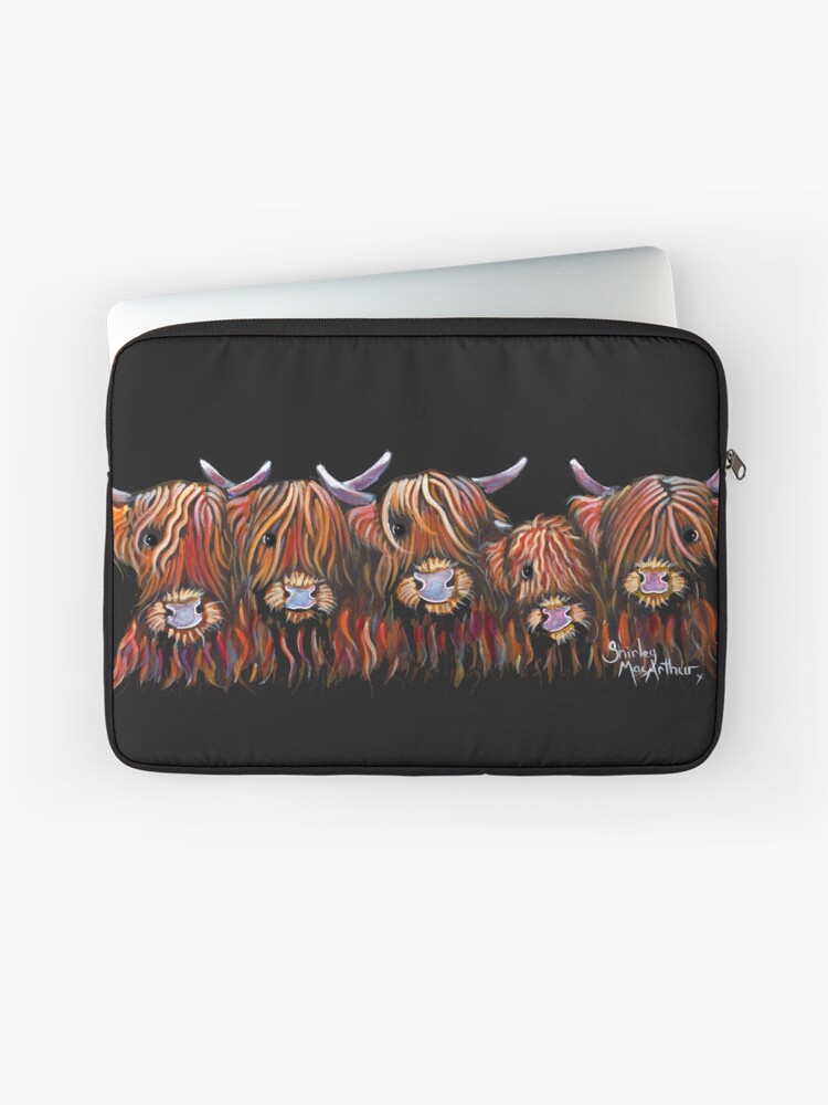 Aperçu 1 sur 2. Housse d'ordinateur avec l'œuvre Vaches poilues des Highlands écossaises 'The Hairy Bunch of Coos' par Shirley MacArthur créée et vendue par ShirleyMacA.