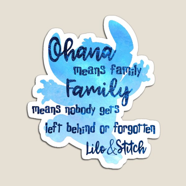 Vista previa del artículo con la obra «Ohana significa familia», diseñado y vendido por VixyGeek.