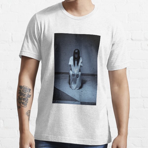 Horror Scary Woman in White Dress Essential T-Shirt