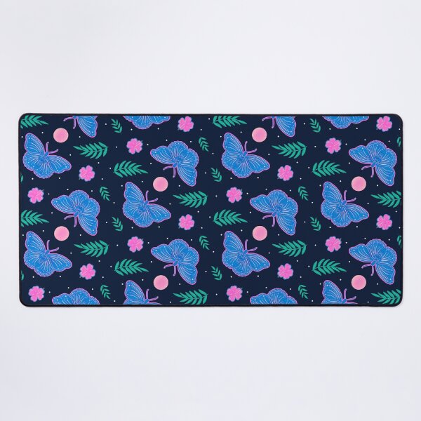 Aperçu de l'œuvre Papillon bleu rose avec hibiscus et pleine lune sur motif bleu foncé créée et vendue par Guided by Light Art.