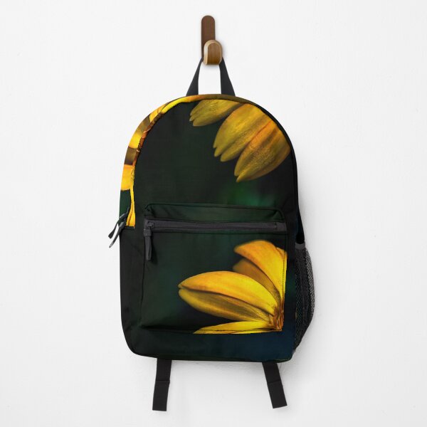 Aperçu de l'œuvre Fleur de Bidens jaune créée et vendue par AJEvans.