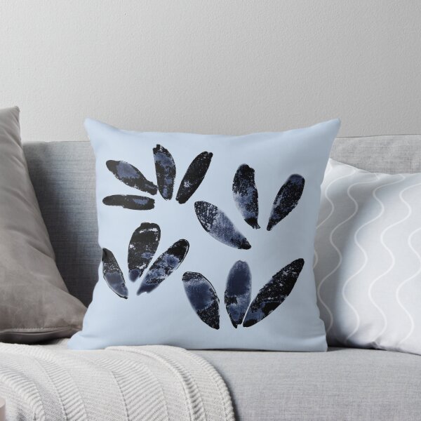 Feuilles 8 twilight Throw Pillow