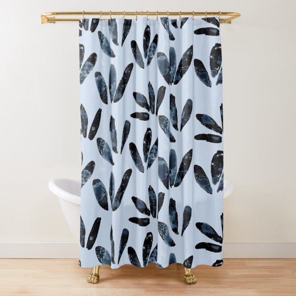 Feuilles 8 twilight Shower Curtain