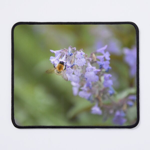 Item preview, The flower and the bee designed and sold by Mellies Lieblingsstücke.