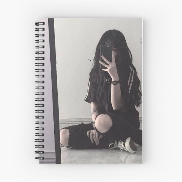 Aperçu de l'œuvre princesse triste emo créée et vendue par emoartwork.