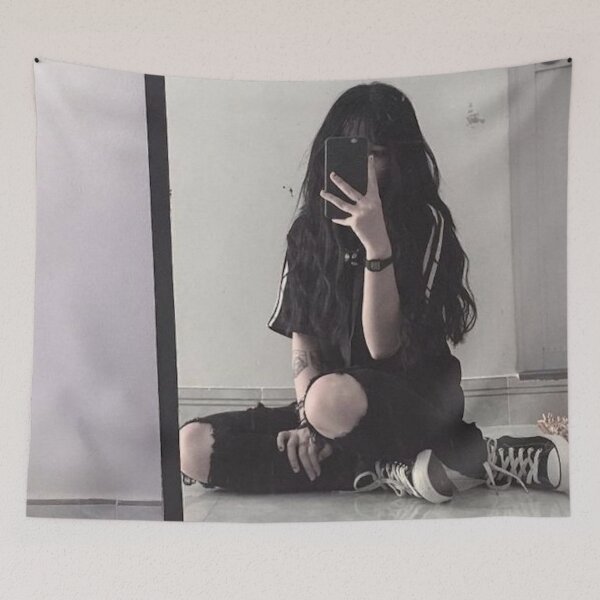 Aperçu de l'œuvre princesse triste emo créée et vendue par emoartwork.