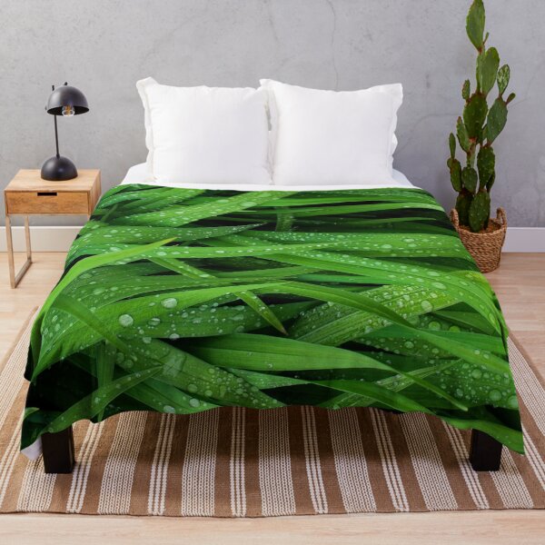 Artikelvorschau, Fresh and Dewy - Frühlingsgras am Morgen entworfen und verkauft von GWTF-Designs.