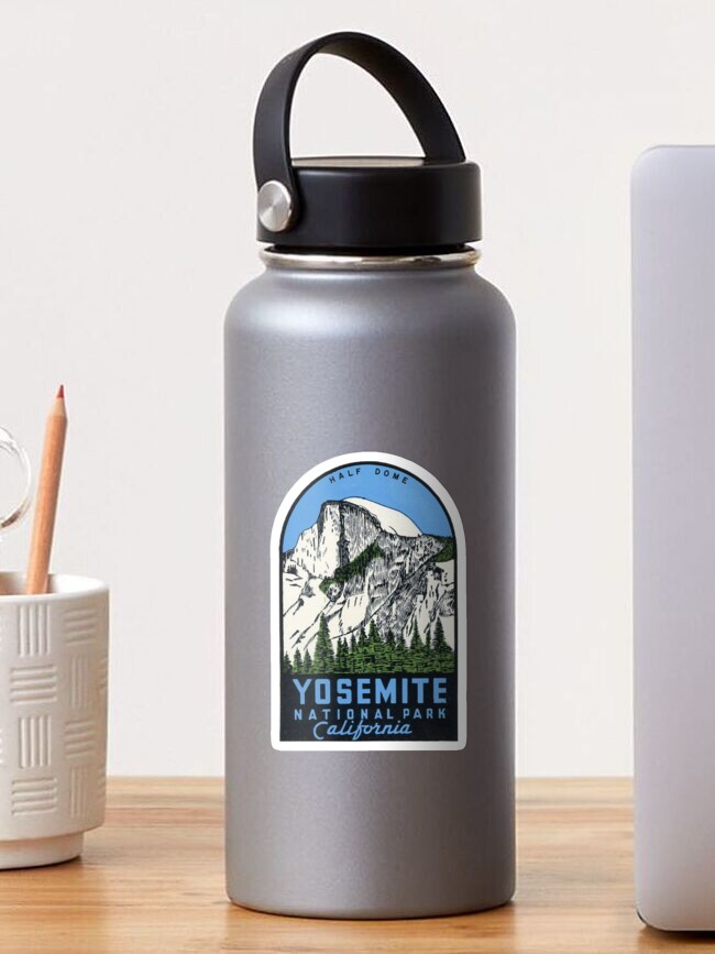 Thumbnail 1 von 3, Sticker, Yosemite Nationalpark Kalifornien - Half Dome Vintage Aufkleber designt und verkauft von MeLikeyTees.