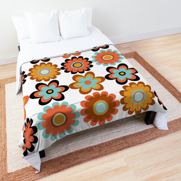 Retro 60s 70s - Hippie Flowers On White - Vintage Boho Floral Pattern Comforter