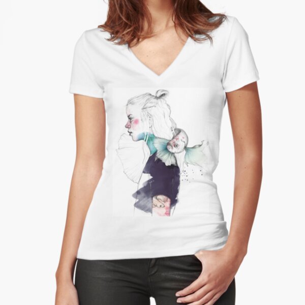 BETTA Fitted V-Neck T-Shirt