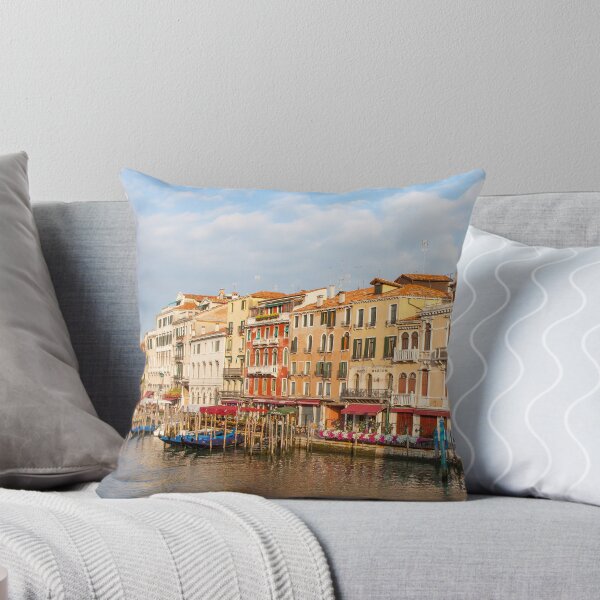 Artikelvorschau, Venedig entlang dem Canal Grande entworfen und verkauft von Traingeek Images.