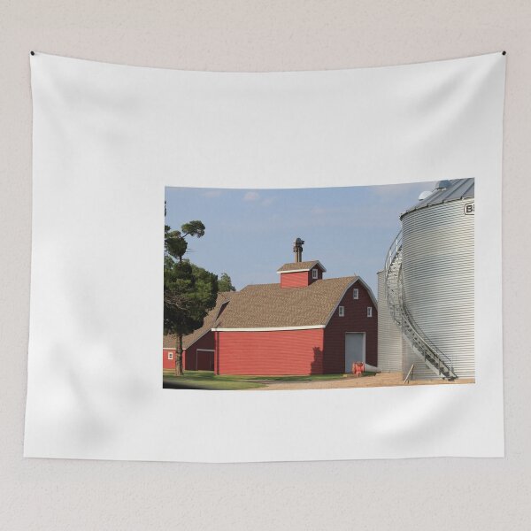 Artikelvorschau, Kansas Red Barn mit blauem Himmel auf einem Bauernhof entworfen und verkauft von ROBERTDBROZEK.