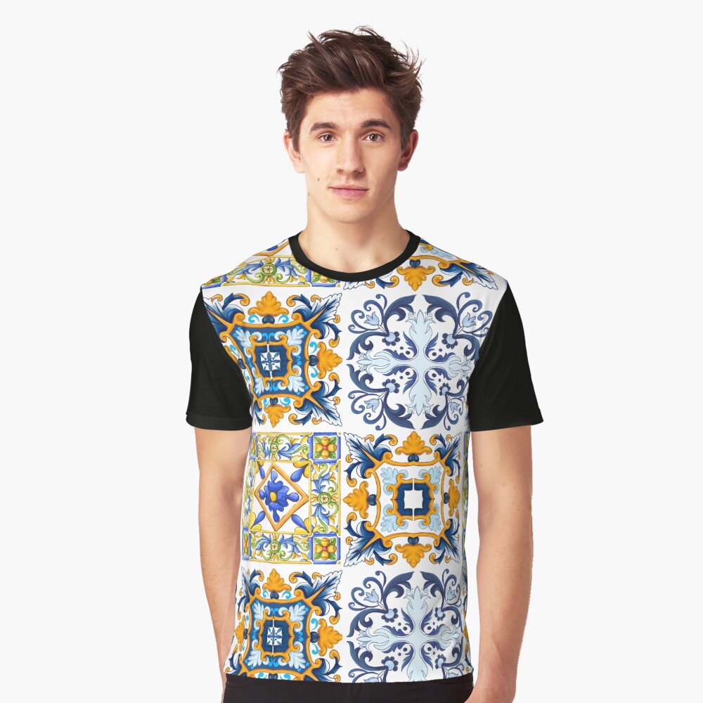 Vista previa del artículo con la obra «Camiseta gráfica», diseñado y vendido por MariaMarinova.