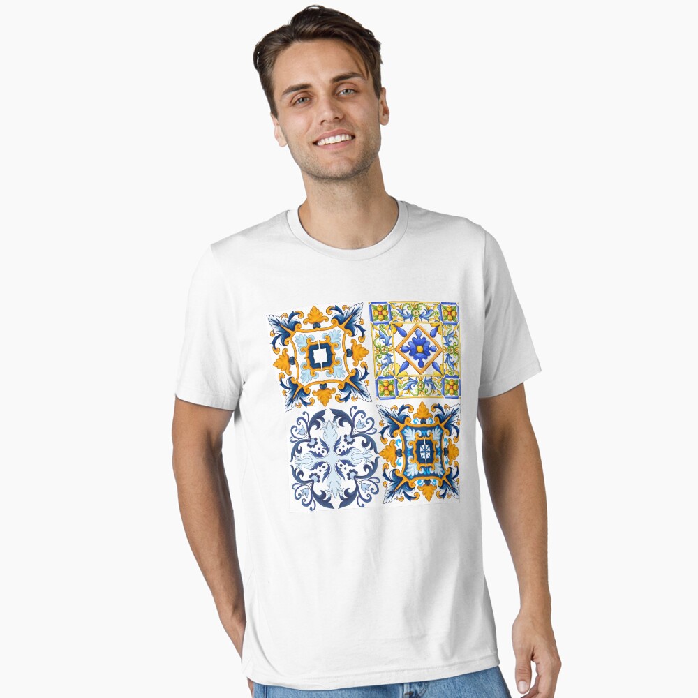 Vista previa del artículo con la obra «Camiseta esencial», diseñado y vendido por MariaMarinova.